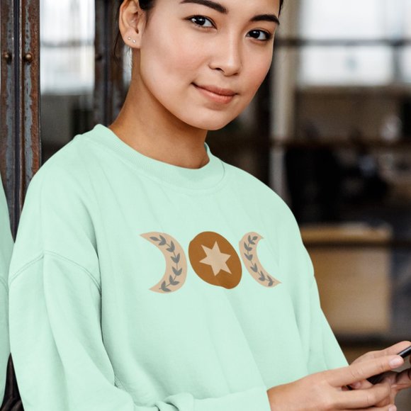 NEW Triple Goddess Hecate Moon Phase Cropped Sweatshirt - Picture 2 of 2